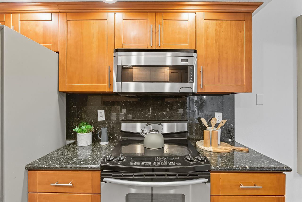 Detail Gallery Image 9 of 34 For 22330 Homestead Rd #307,  Cupertino,  CA 95014 - 2 Beds | 2 Baths