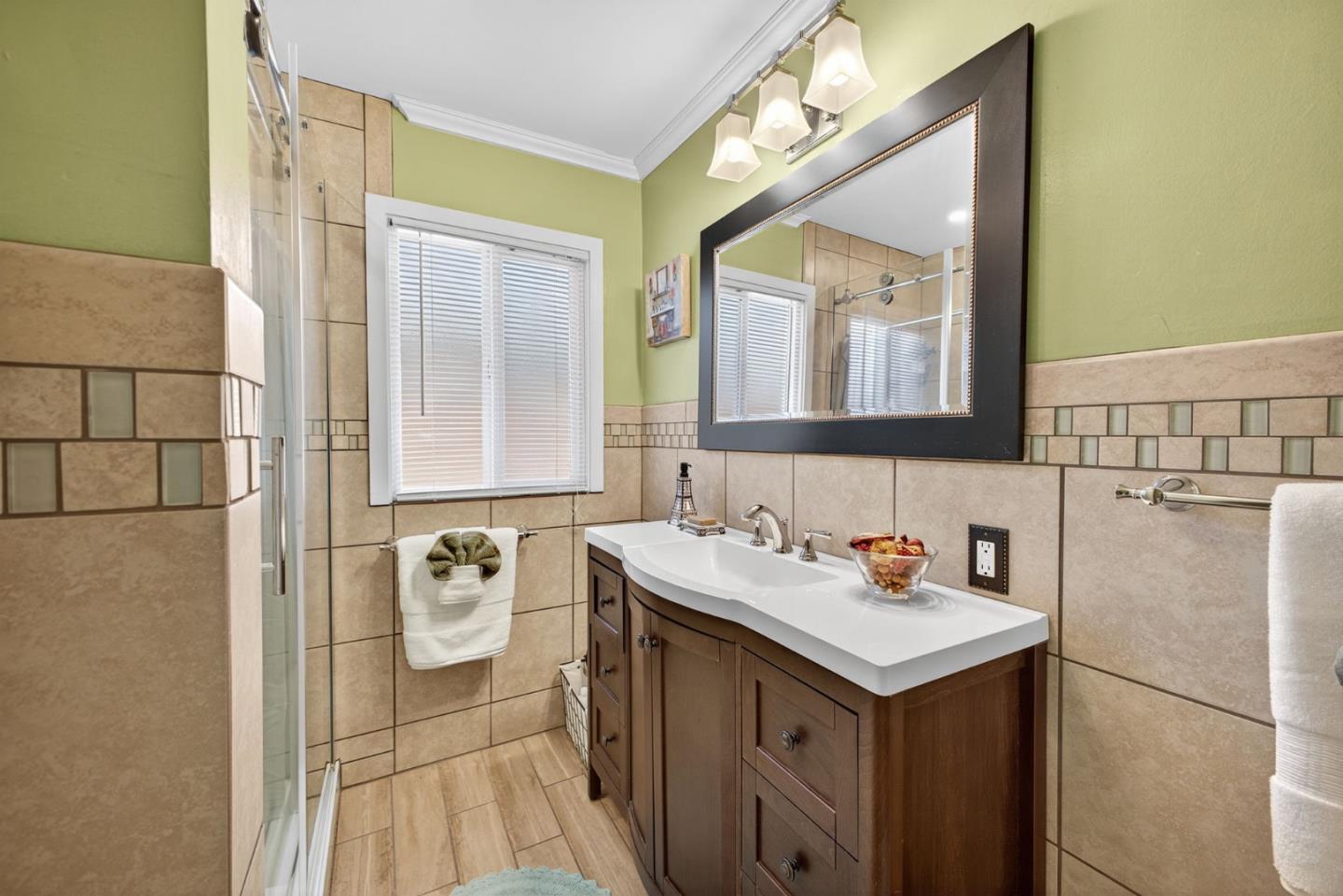 Detail Gallery Image 23 of 37 For 215 Prague St, San Mateo,  CA 94401 - 3 Beds | 1/1 Baths