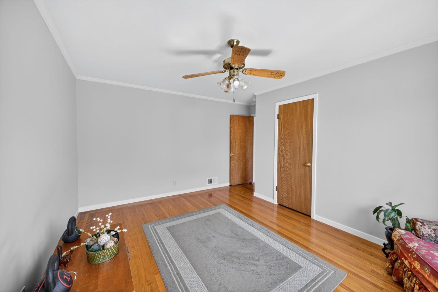 Detail Gallery Image 26 of 37 For 215 Prague St, San Mateo,  CA 94401 - 3 Beds | 1/1 Baths
