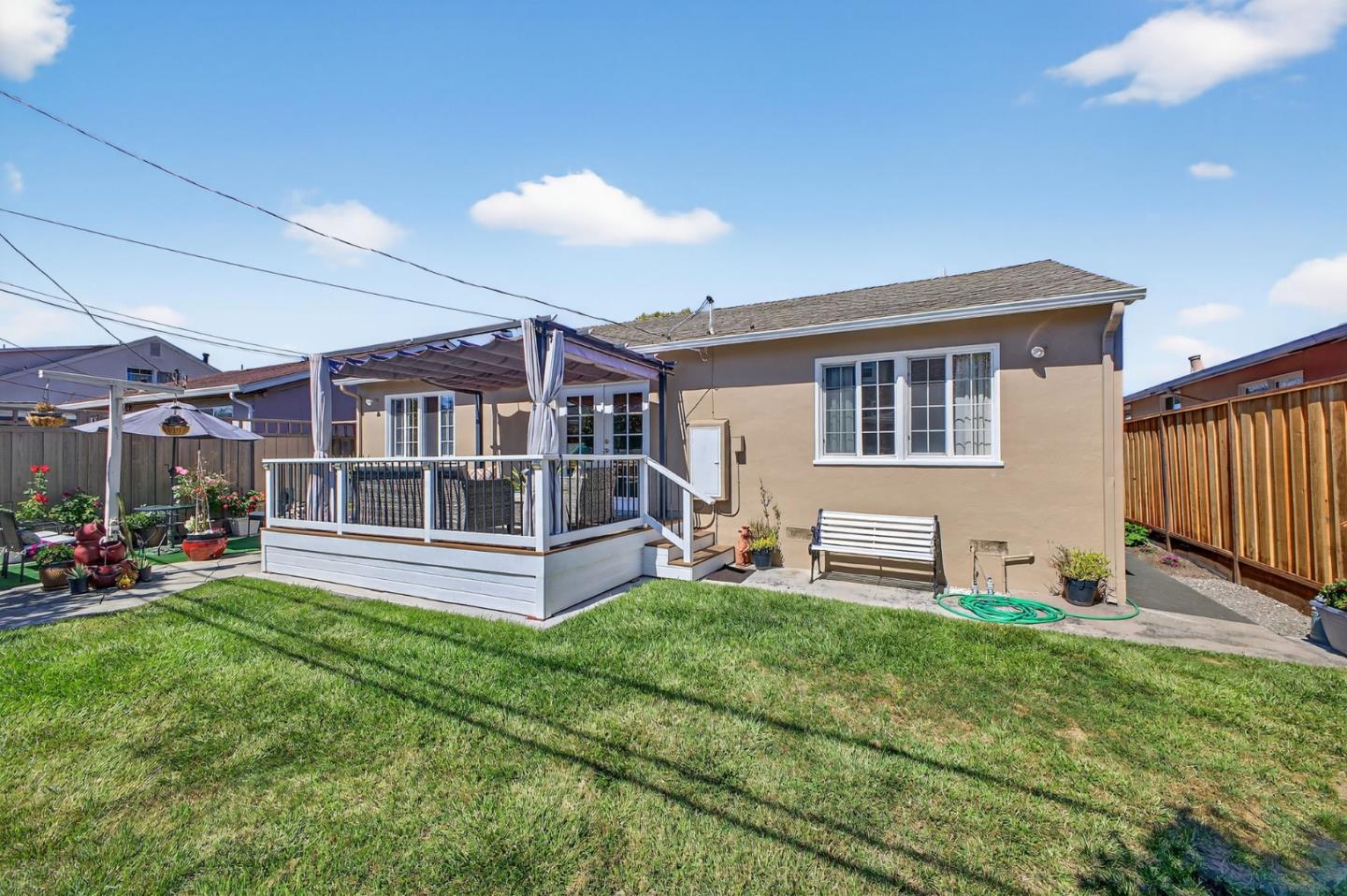 Detail Gallery Image 33 of 37 For 215 Prague St, San Mateo,  CA 94401 - 3 Beds | 1/1 Baths