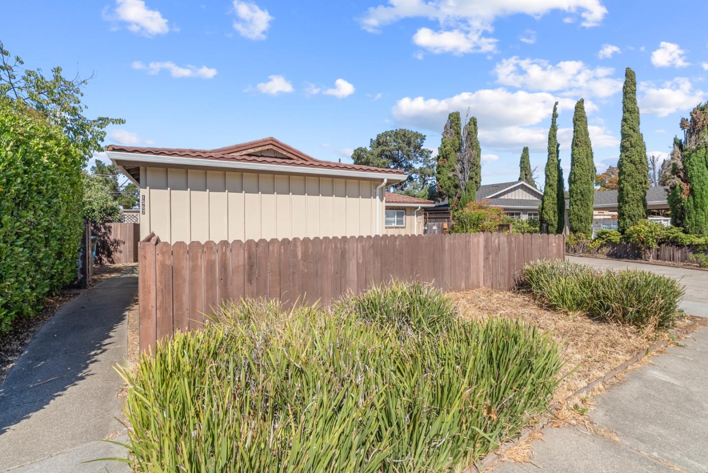 Detail Gallery Image 2 of 95 For 1567 Lago St, San Mateo,  CA 94403 - – Beds | – Baths