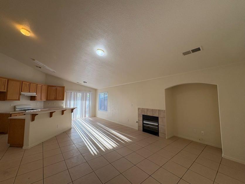 Detail Gallery Image 3 of 21 For 2443 N Shoemaker Ave, Merced,  CA 95348 - 4 Beds | 2 Baths