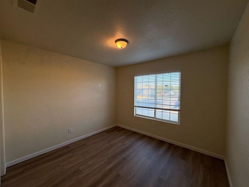 Detail Gallery Image 8 of 21 For 2443 N Shoemaker Ave, Merced,  CA 95348 - 4 Beds | 2 Baths