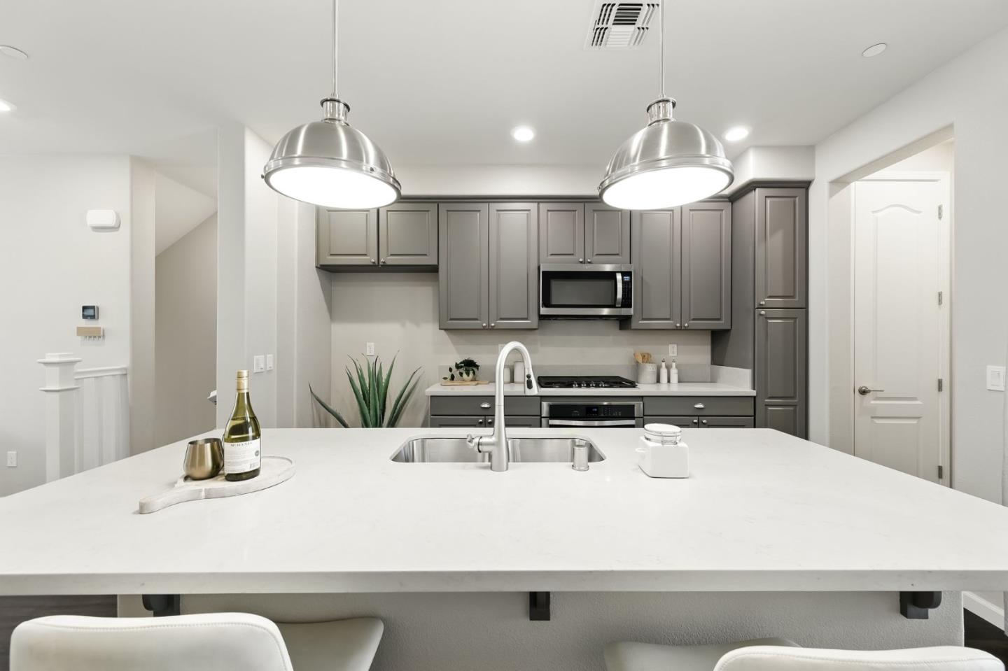 Detail Gallery Image 13 of 44 For 398 Desert Holly St, Milpitas,  CA 95035 - 2 Beds | 2/1 Baths