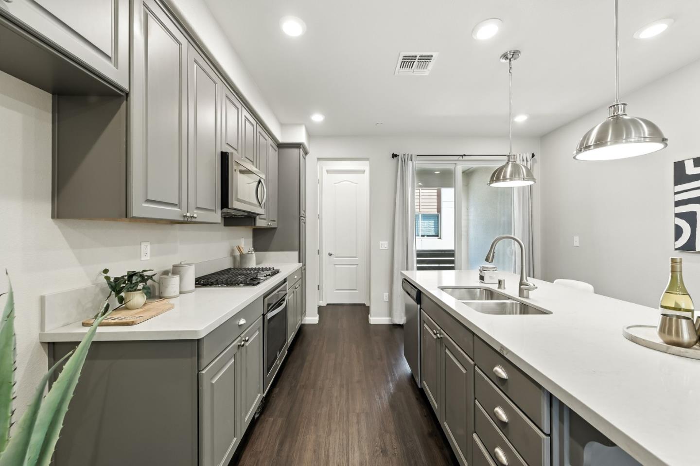 Detail Gallery Image 14 of 44 For 398 Desert Holly St, Milpitas,  CA 95035 - 2 Beds | 2/1 Baths