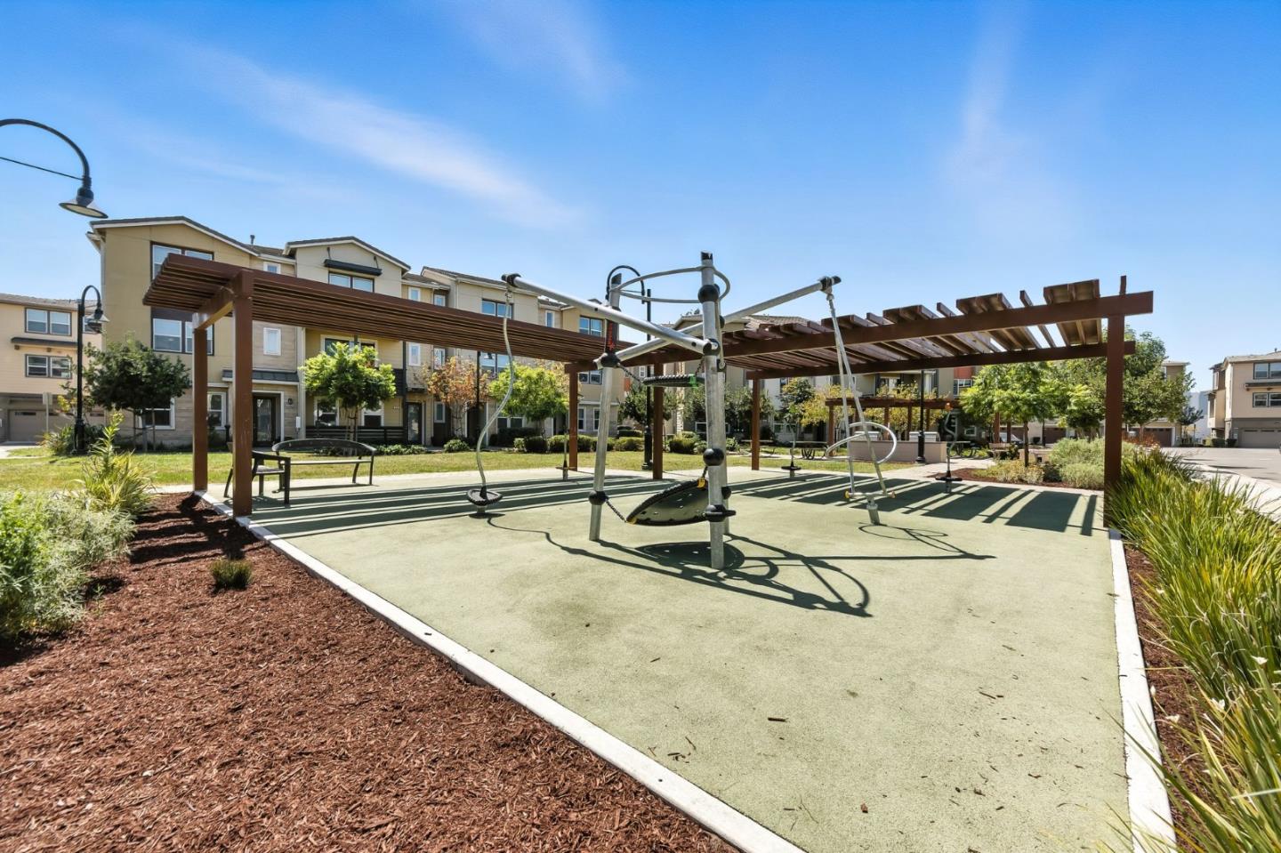 Detail Gallery Image 33 of 44 For 398 Desert Holly St, Milpitas,  CA 95035 - 2 Beds | 2/1 Baths