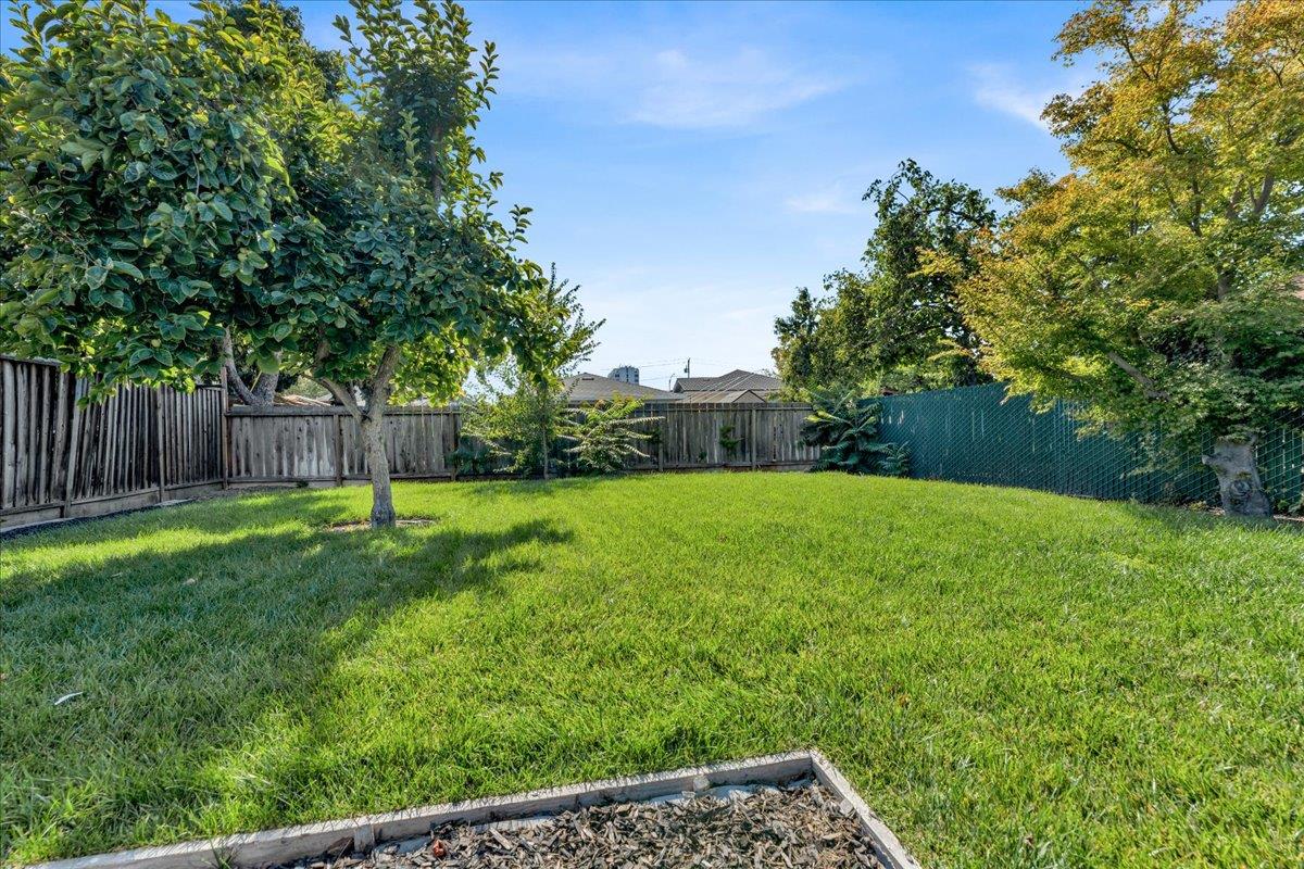 Detail Gallery Image 12 of 44 For 655 N 5th St, San Jose,  CA 95112 - 3 Beds | 2 Baths