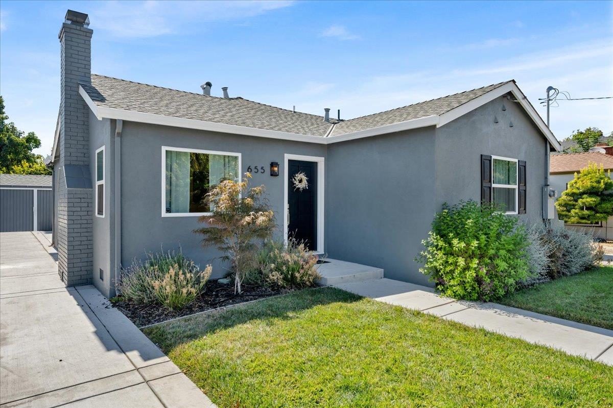 Detail Gallery Image 2 of 44 For 655 N 5th St, San Jose,  CA 95112 - 3 Beds | 2 Baths