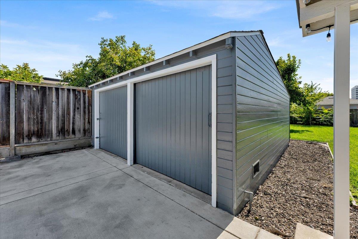 Detail Gallery Image 4 of 44 For 655 N 5th St, San Jose,  CA 95112 - 3 Beds | 2 Baths