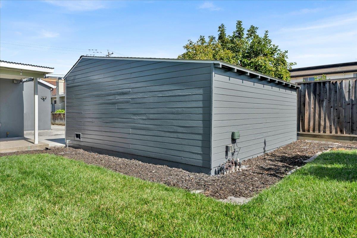 Detail Gallery Image 7 of 44 For 655 N 5th St, San Jose,  CA 95112 - 3 Beds | 2 Baths