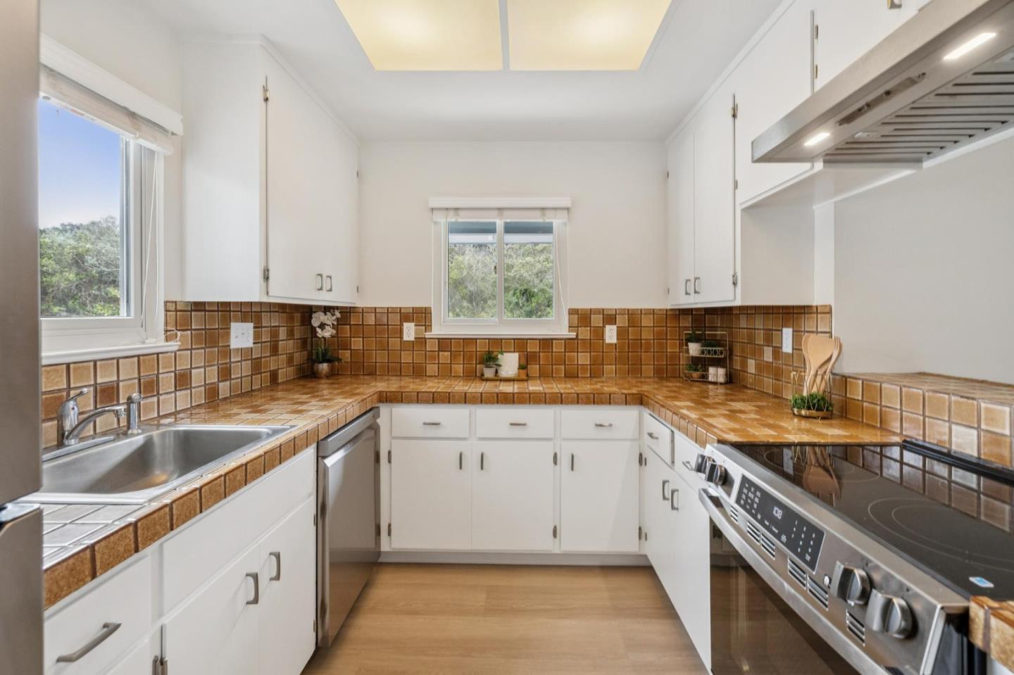 Detail Gallery Image 11 of 44 For 279 N Lake St, Moss Beach,  CA 94038 - 2 Beds | 2 Baths