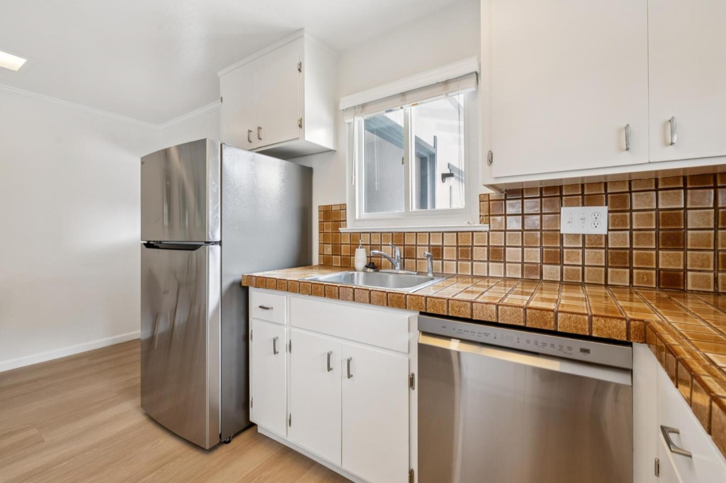 Detail Gallery Image 12 of 44 For 279 N Lake St, Moss Beach,  CA 94038 - 2 Beds | 2 Baths