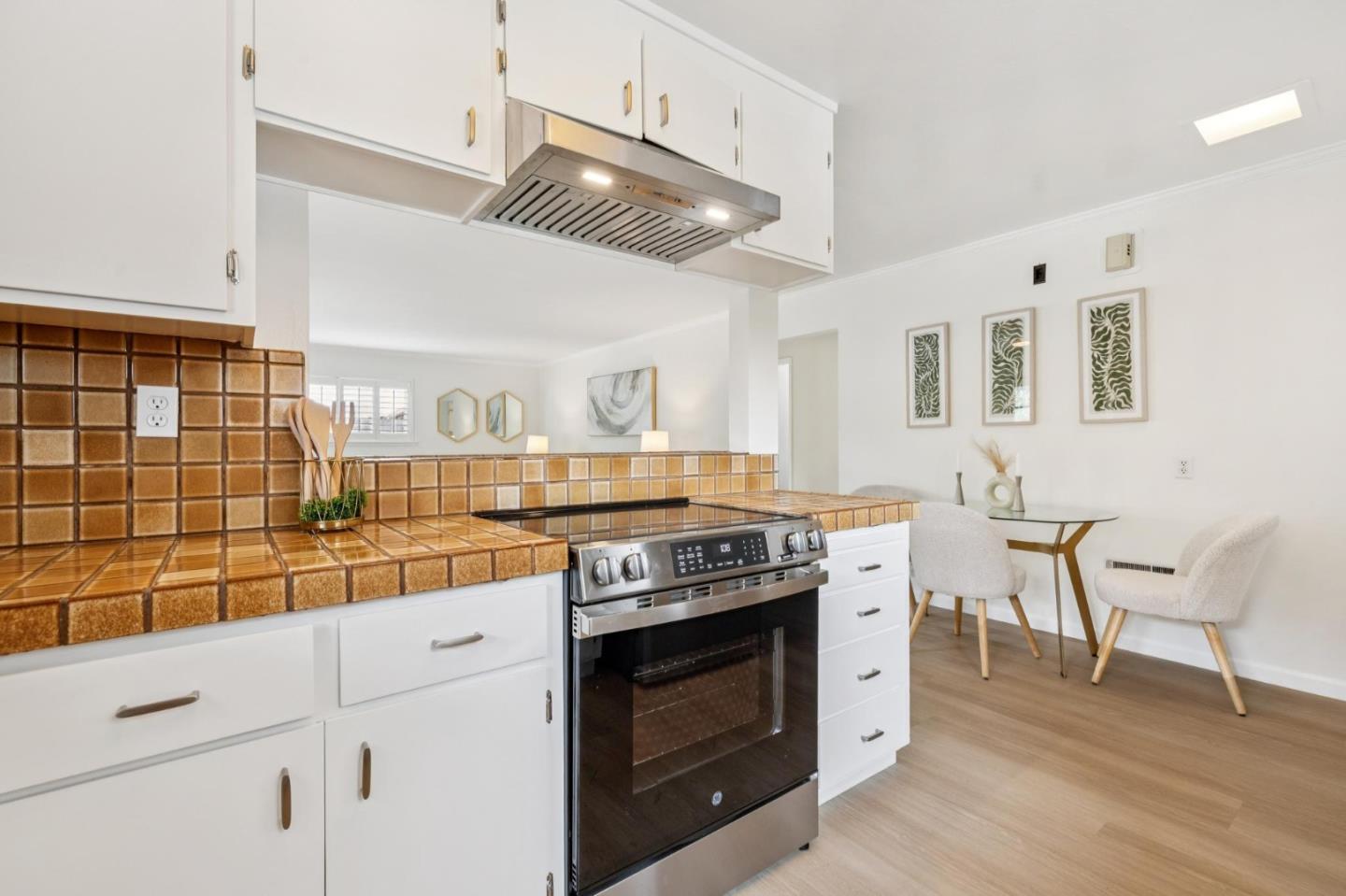 Detail Gallery Image 13 of 44 For 279 N Lake St, Moss Beach,  CA 94038 - 2 Beds | 2 Baths