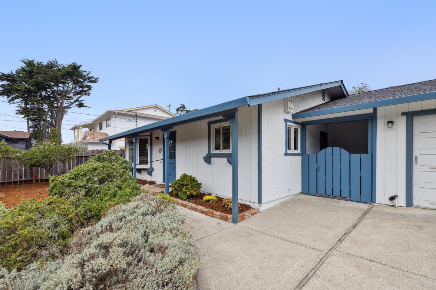 Detail Gallery Image 14 of 44 For 279 N Lake St, Moss Beach,  CA 94038 - 2 Beds | 2 Baths