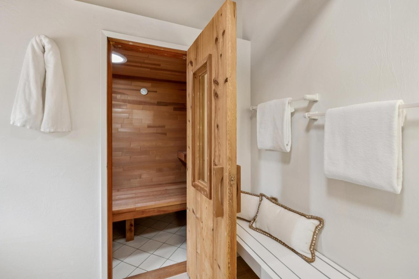 Detail Gallery Image 27 of 44 For 279 N Lake St, Moss Beach,  CA 94038 - 2 Beds | 2 Baths