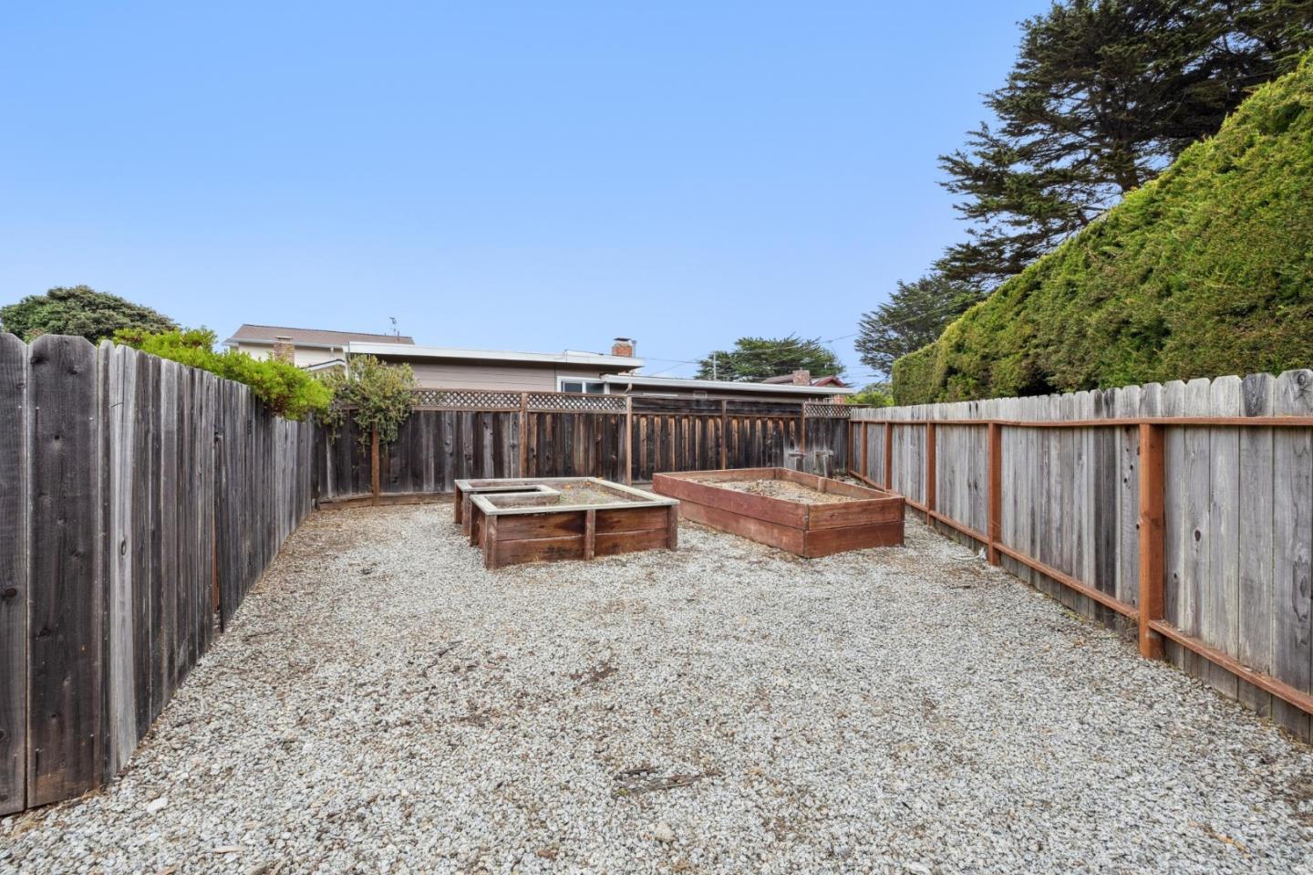 Detail Gallery Image 38 of 44 For 279 N Lake St, Moss Beach,  CA 94038 - 2 Beds | 2 Baths