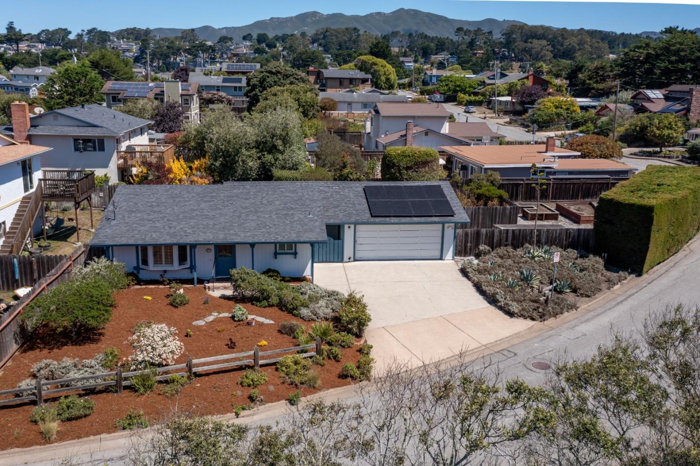 Detail Gallery Image 41 of 44 For 279 N Lake St, Moss Beach,  CA 94038 - 2 Beds | 2 Baths