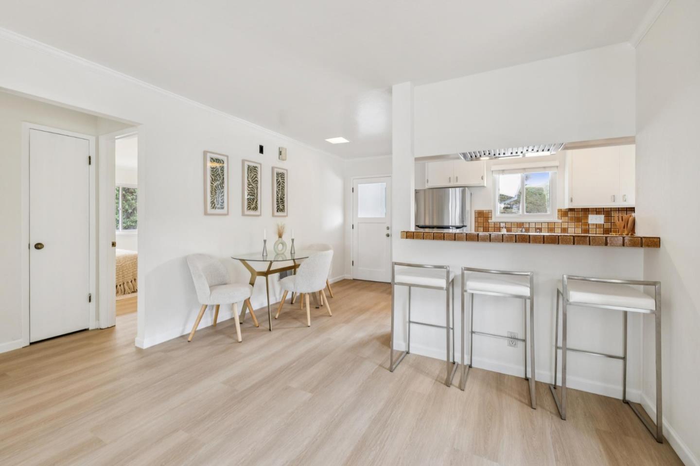 Detail Gallery Image 8 of 44 For 279 N Lake St, Moss Beach,  CA 94038 - 2 Beds | 2 Baths