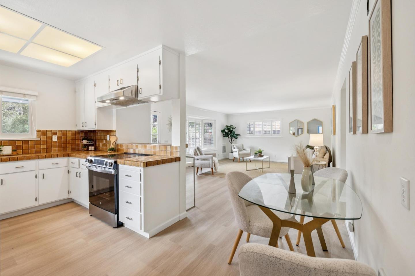 Detail Gallery Image 9 of 44 For 279 N Lake St, Moss Beach,  CA 94038 - 2 Beds | 2 Baths
