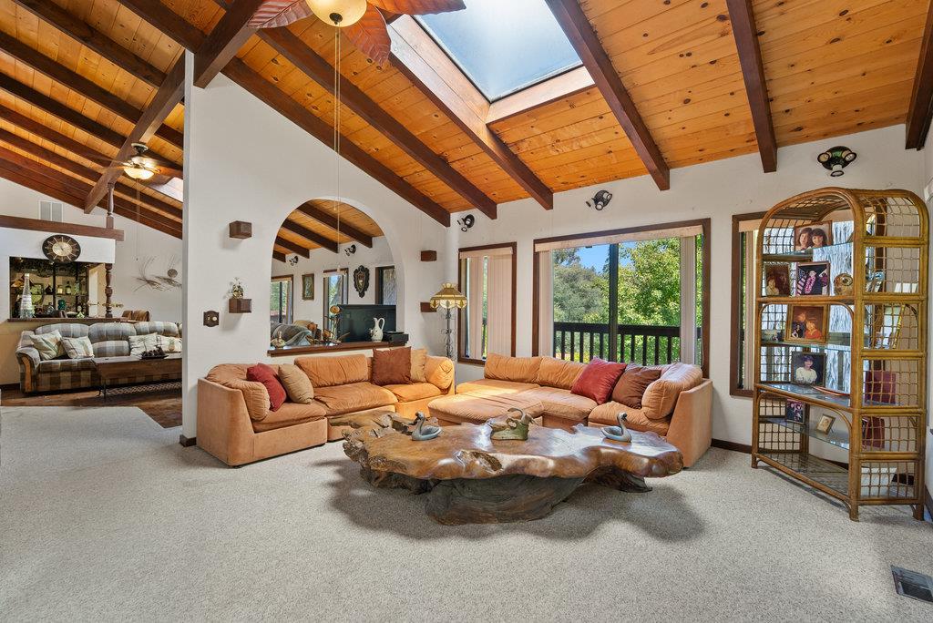 Detail Gallery Image 3 of 42 For 1239 La Madrona Dr, Santa Cruz,  CA 95060 - 4 Beds | 3 Baths