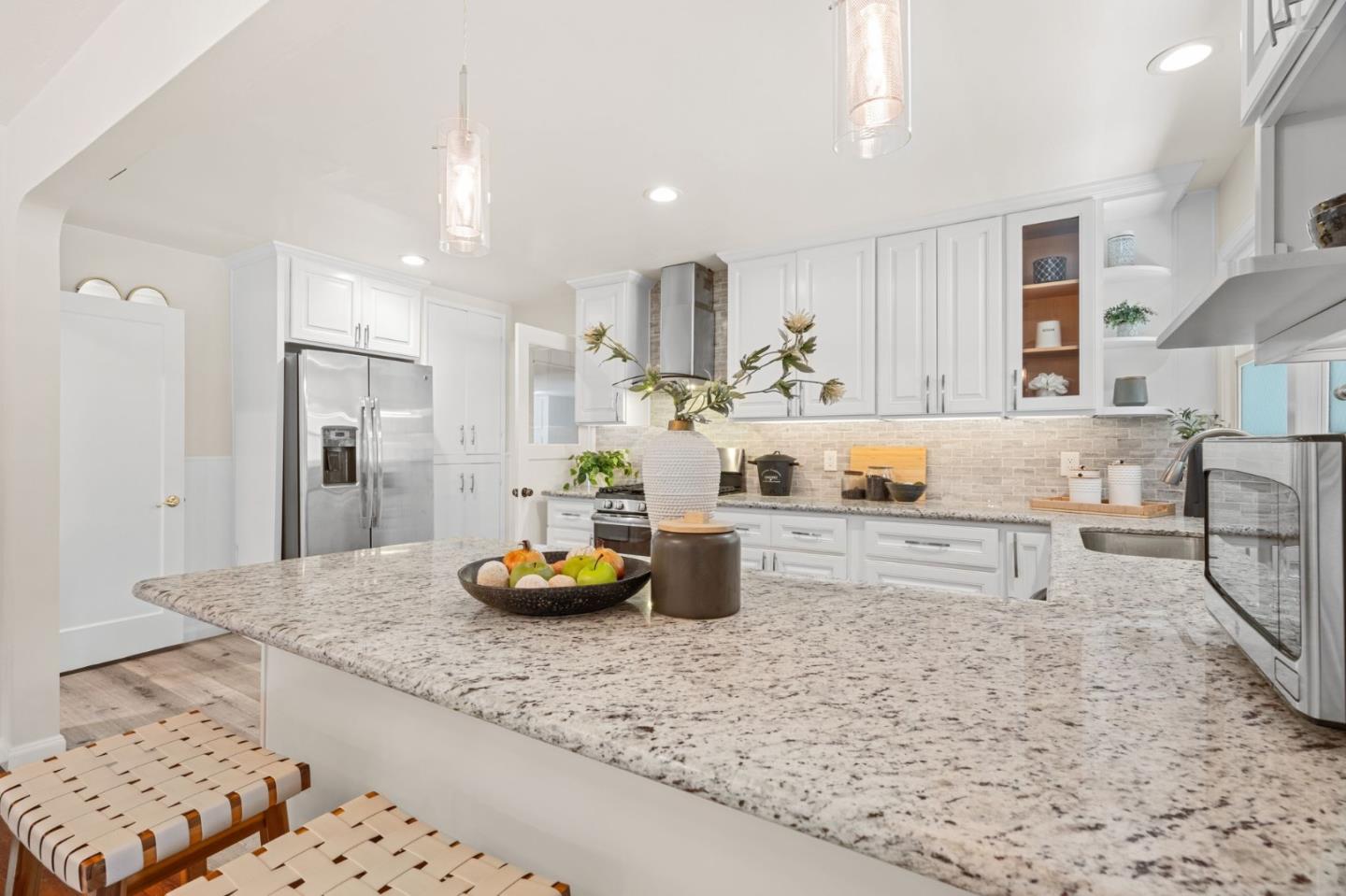 Detail Gallery Image 12 of 39 For 15603 Benedict Ln, Los Gatos,  CA 95032 - 3 Beds | 2/1 Baths