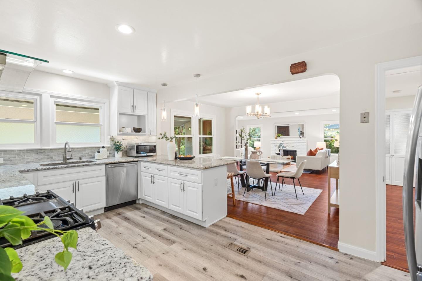 Detail Gallery Image 16 of 39 For 15603 Benedict Ln, Los Gatos,  CA 95032 - 3 Beds | 2/1 Baths