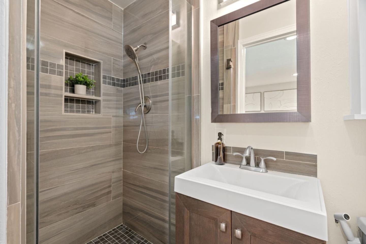 Detail Gallery Image 21 of 39 For 15603 Benedict Ln, Los Gatos,  CA 95032 - 3 Beds | 2/1 Baths