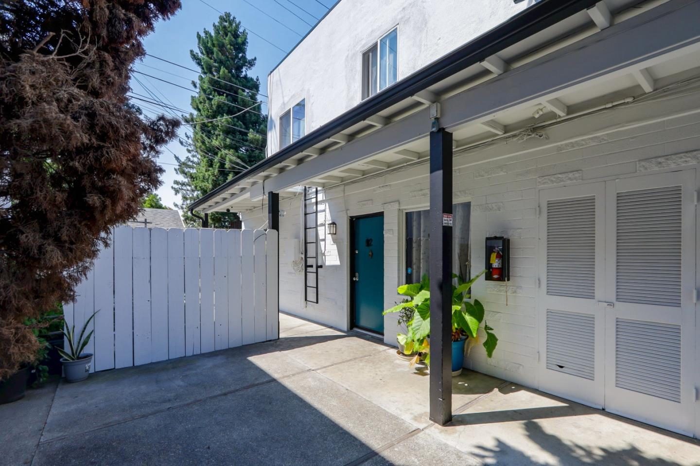 Detail Gallery Image 7 of 12 For 731 Rollins Rd, Burlingame,  CA 94010 - – Beds | – Baths