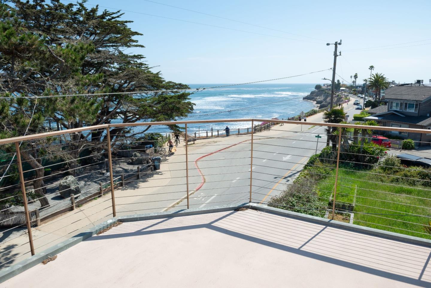 Detail Gallery Image 15 of 22 For 23635 E Cliff Dr, Santa Cruz,  CA 95062 - 2 Beds | 2/1 Baths