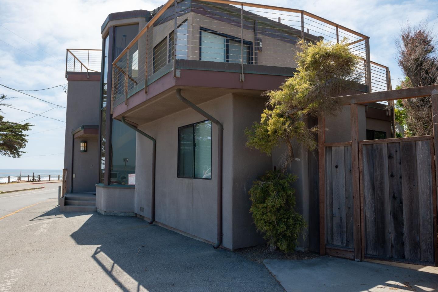 Detail Gallery Image 18 of 22 For 23635 E Cliff Dr, Santa Cruz,  CA 95062 - 2 Beds | 2/1 Baths