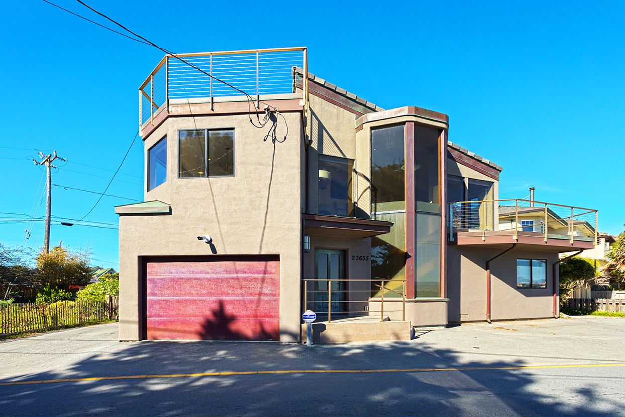 Detail Gallery Image 2 of 22 For 23635 E Cliff Dr, Santa Cruz,  CA 95062 - 2 Beds | 2/1 Baths