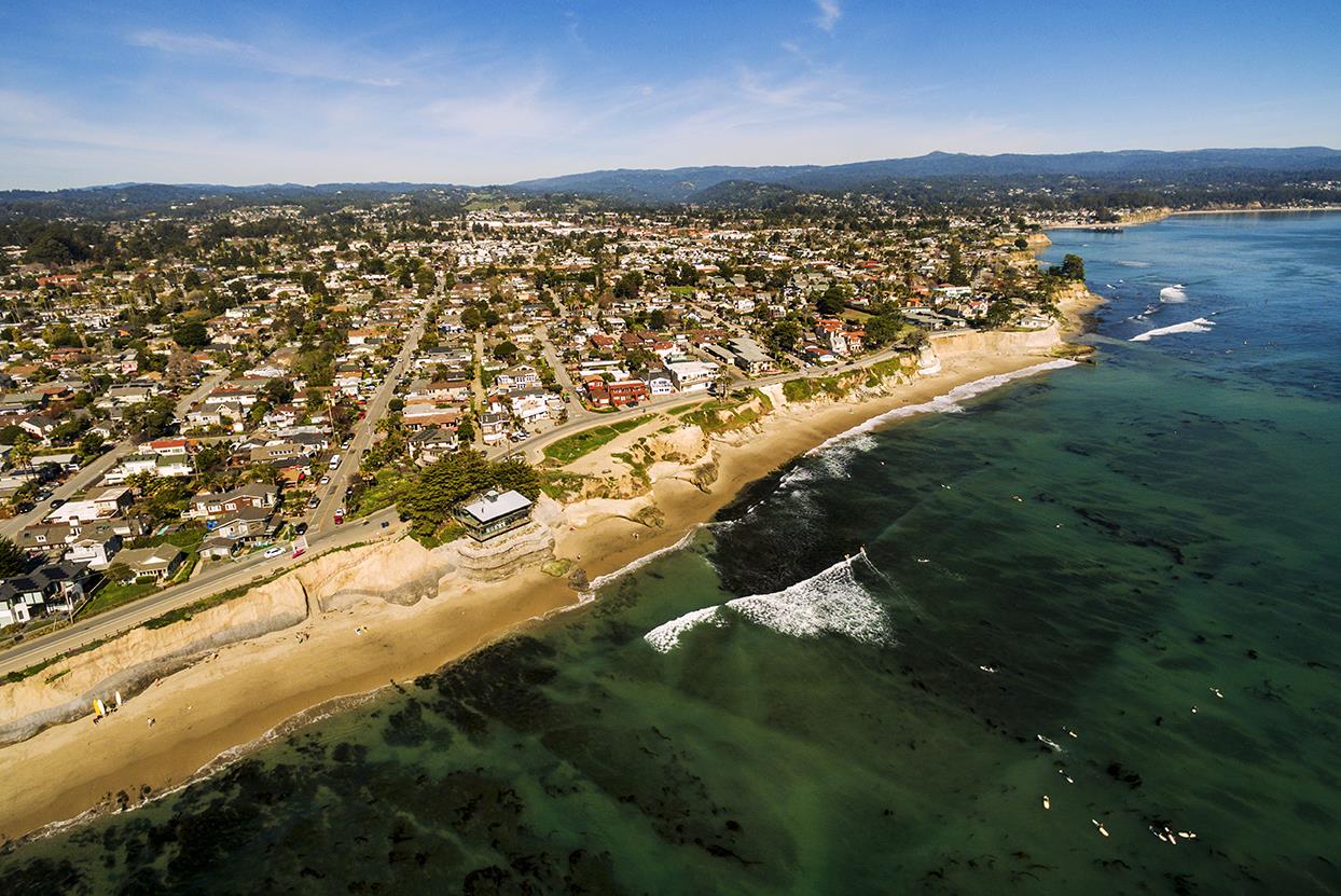Detail Gallery Image 20 of 22 For 23635 E Cliff Dr, Santa Cruz,  CA 95062 - 2 Beds | 2/1 Baths