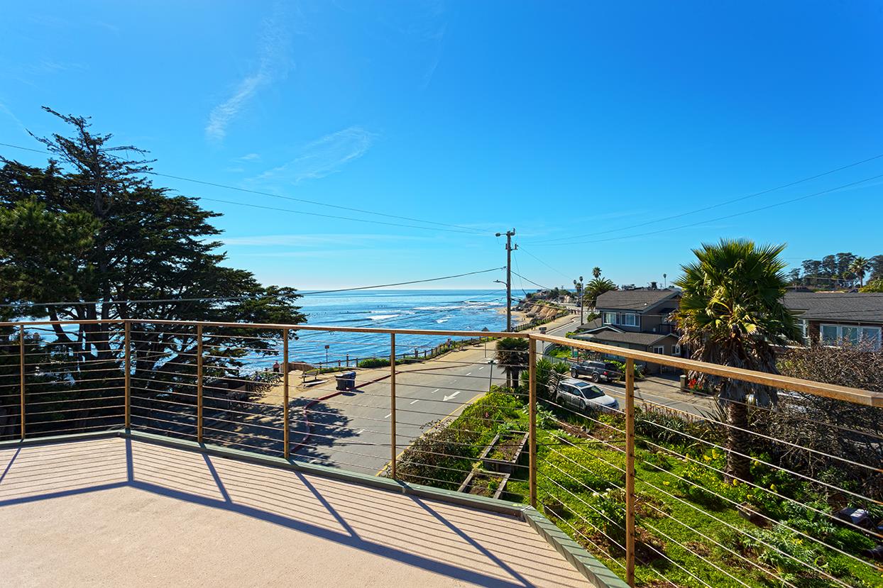 Detail Gallery Image 22 of 22 For 23635 E Cliff Dr, Santa Cruz,  CA 95062 - 2 Beds | 2/1 Baths