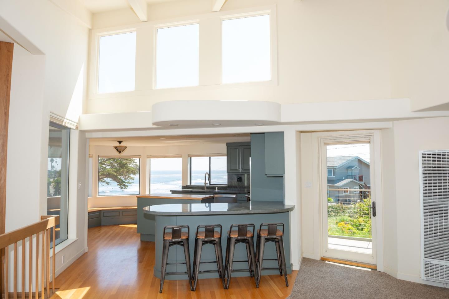Detail Gallery Image 5 of 22 For 23635 E Cliff Dr, Santa Cruz,  CA 95062 - 2 Beds | 2/1 Baths
