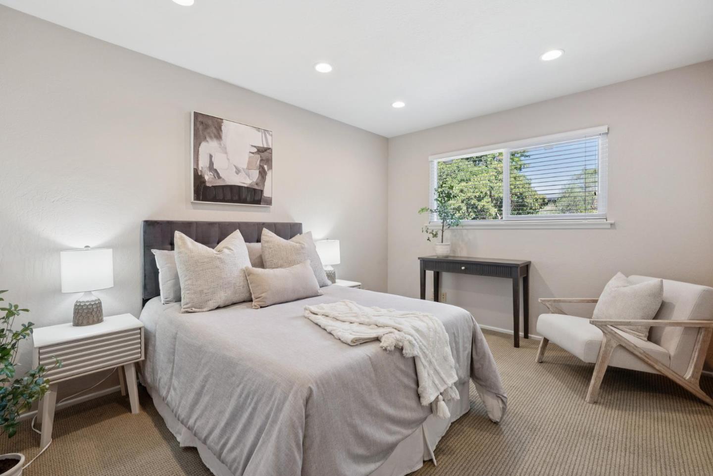 Detail Gallery Image 13 of 43 For 20 Bear Gulch Dr, Portola Valley,  CA 94028 - 4 Beds | 3 Baths