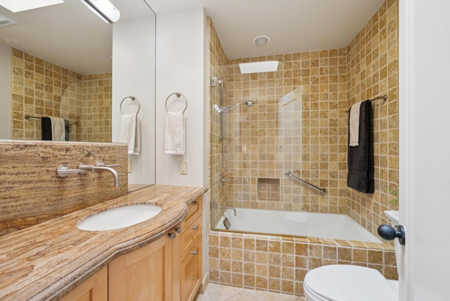 Detail Gallery Image 23 of 43 For 20 Bear Gulch Dr, Portola Valley,  CA 94028 - 4 Beds | 3 Baths