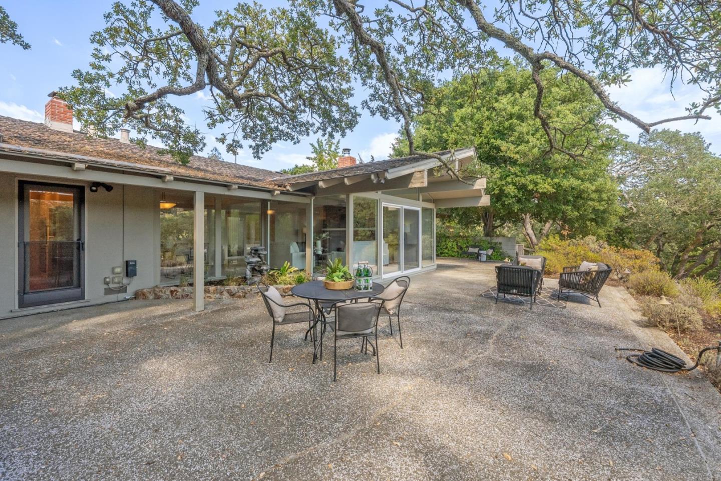 Detail Gallery Image 28 of 43 For 20 Bear Gulch Dr, Portola Valley,  CA 94028 - 4 Beds | 3 Baths