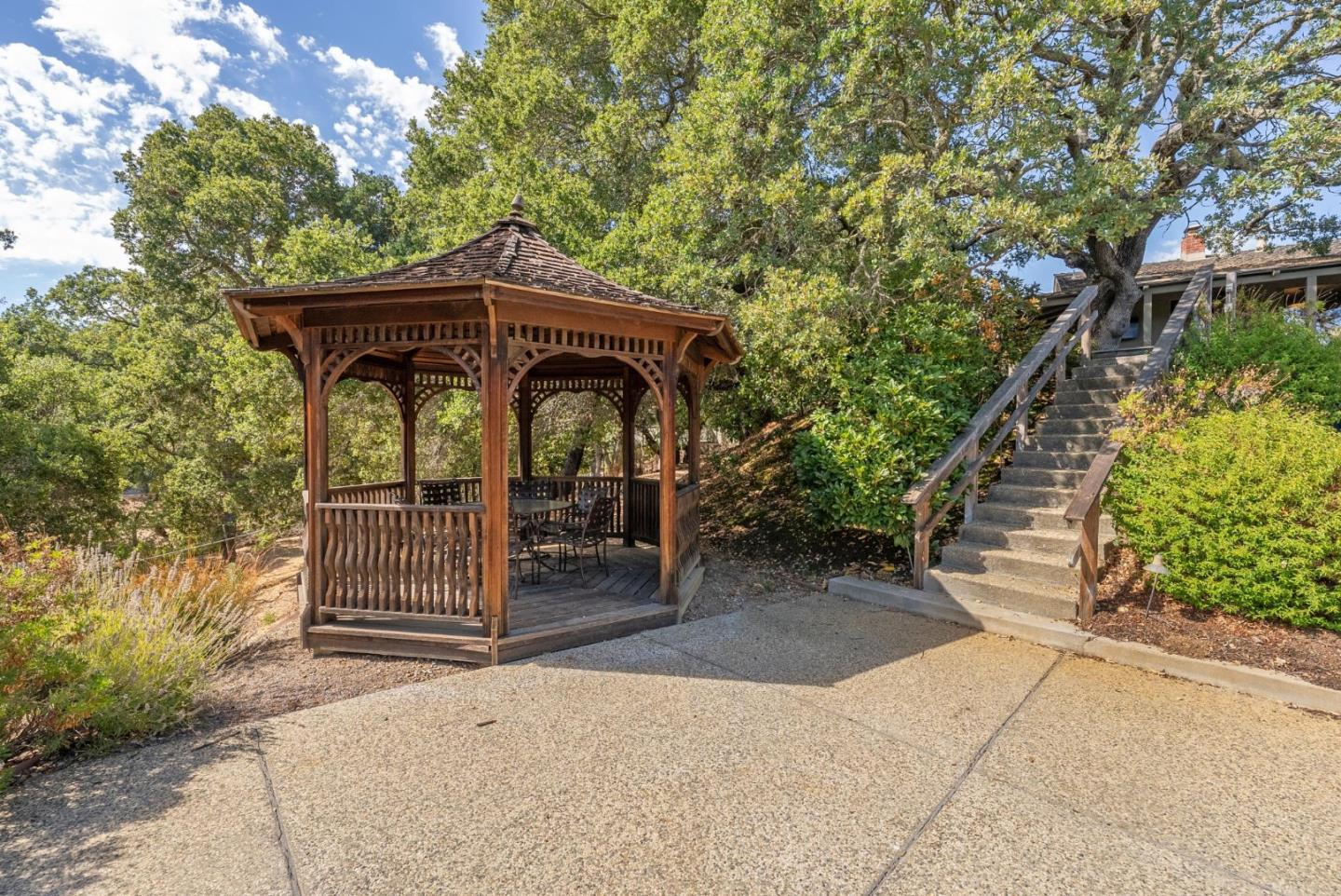 Detail Gallery Image 35 of 43 For 20 Bear Gulch Dr, Portola Valley,  CA 94028 - 4 Beds | 3 Baths