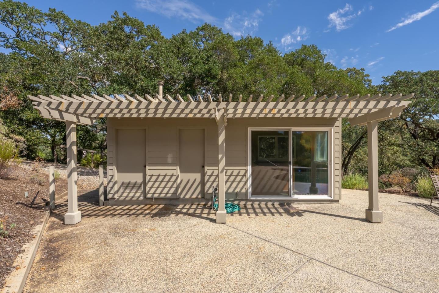 Detail Gallery Image 36 of 43 For 20 Bear Gulch Dr, Portola Valley,  CA 94028 - 4 Beds | 3 Baths