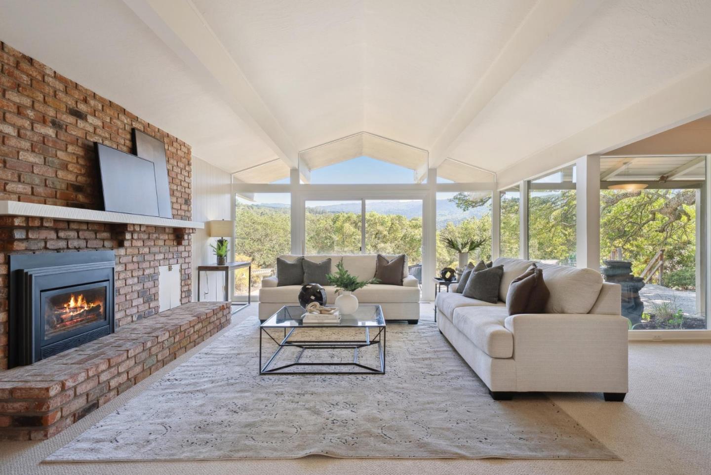 Detail Gallery Image 5 of 43 For 20 Bear Gulch Dr, Portola Valley,  CA 94028 - 4 Beds | 3 Baths