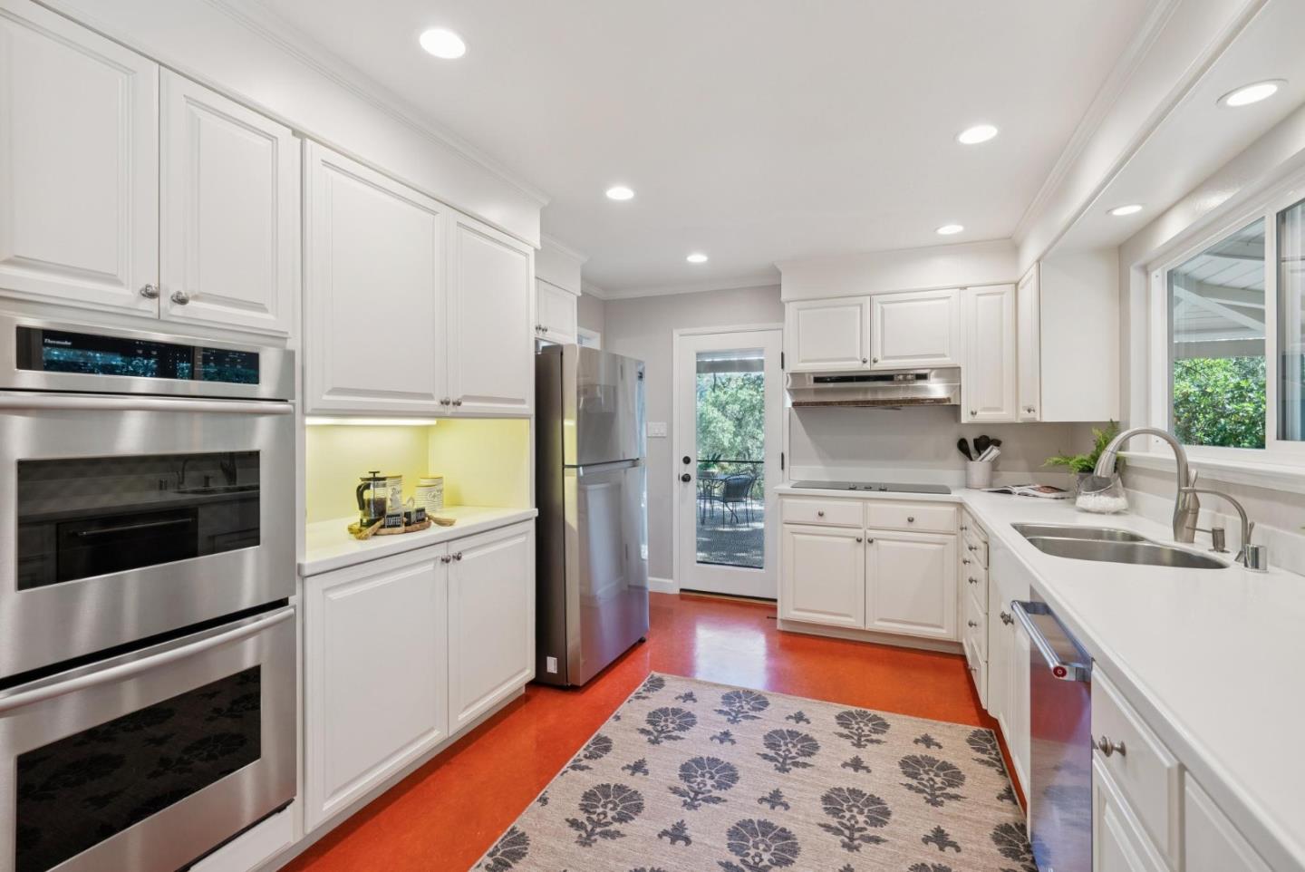 Detail Gallery Image 9 of 43 For 20 Bear Gulch Dr, Portola Valley,  CA 94028 - 4 Beds | 3 Baths