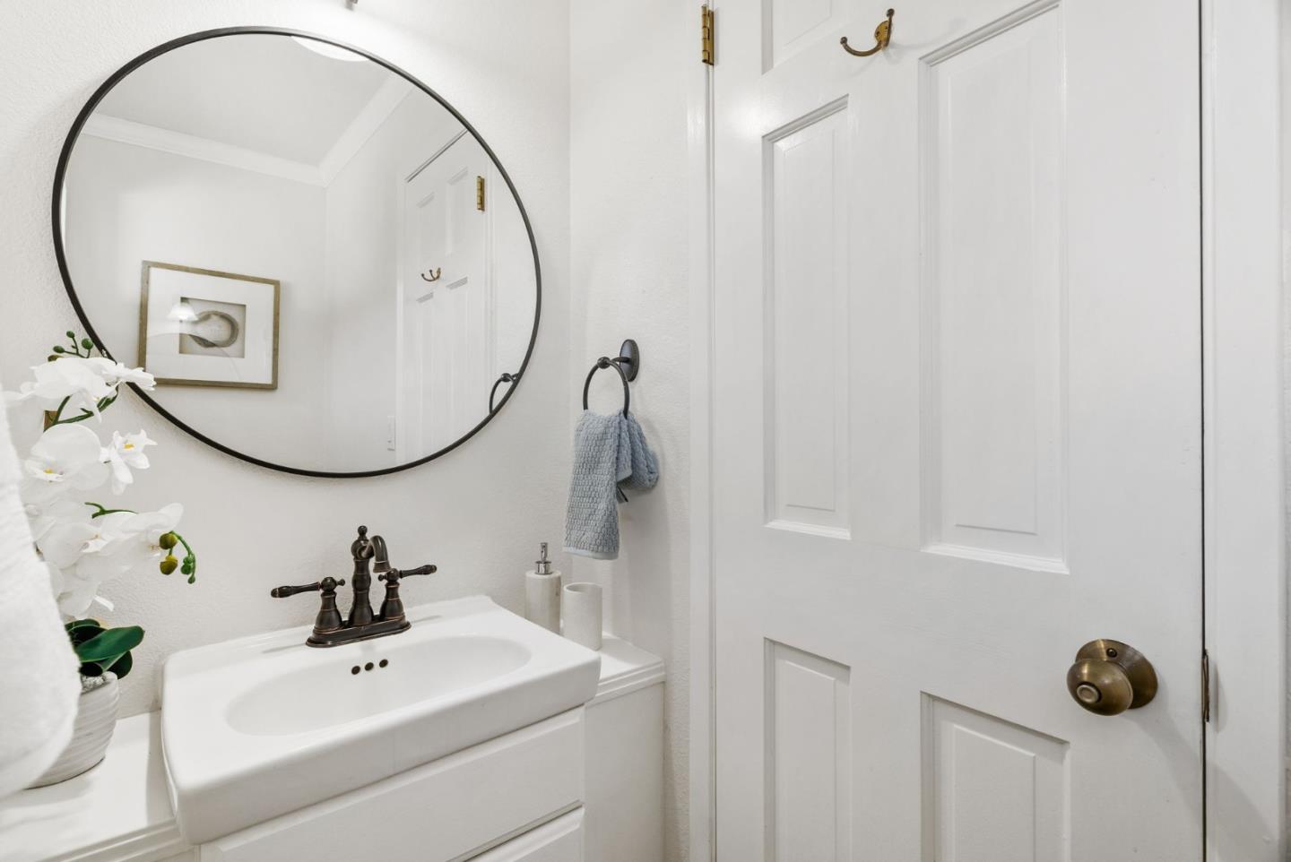 Detail Gallery Image 26 of 56 For 10500 Creston Dr, Los Altos,  CA 94024 - 4 Beds | 3/1 Baths