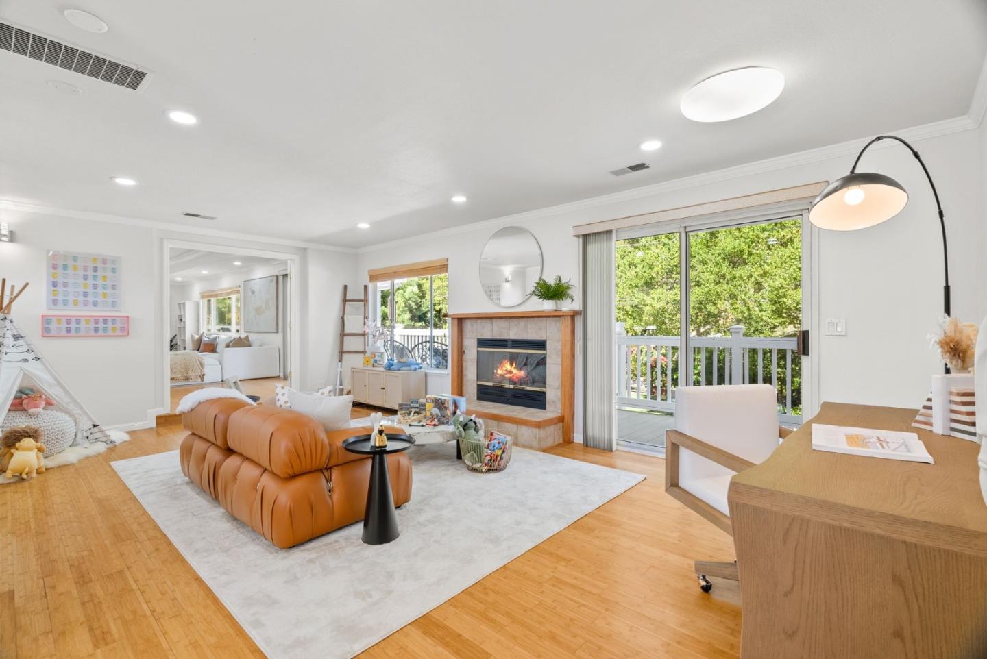 Detail Gallery Image 27 of 56 For 10500 Creston Dr, Los Altos,  CA 94024 - 4 Beds | 3/1 Baths