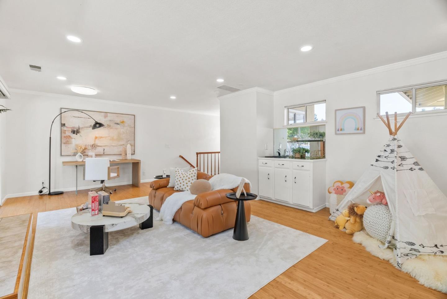 Detail Gallery Image 28 of 56 For 10500 Creston Dr, Los Altos,  CA 94024 - 4 Beds | 3/1 Baths