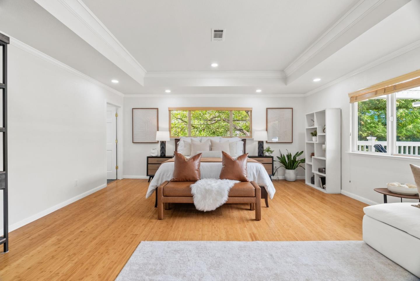 Detail Gallery Image 31 of 56 For 10500 Creston Dr, Los Altos,  CA 94024 - 4 Beds | 3/1 Baths