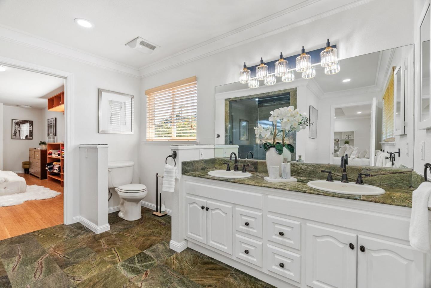 Detail Gallery Image 34 of 56 For 10500 Creston Dr, Los Altos,  CA 94024 - 4 Beds | 3/1 Baths