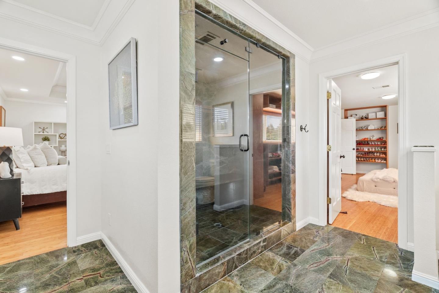 Detail Gallery Image 35 of 56 For 10500 Creston Dr, Los Altos,  CA 94024 - 4 Beds | 3/1 Baths
