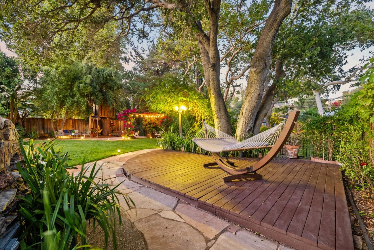 Detail Gallery Image 42 of 56 For 10500 Creston Dr, Los Altos,  CA 94024 - 4 Beds | 3/1 Baths
