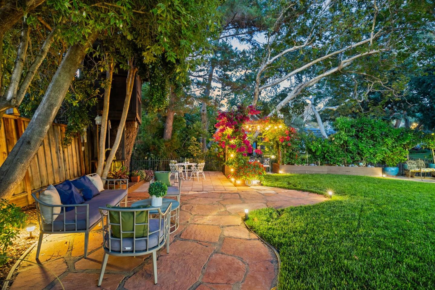 Detail Gallery Image 43 of 56 For 10500 Creston Dr, Los Altos,  CA 94024 - 4 Beds | 3/1 Baths