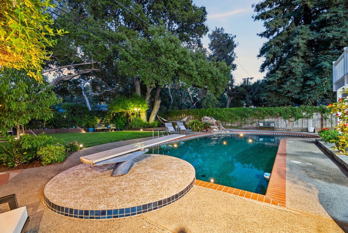 Detail Gallery Image 46 of 56 For 10500 Creston Dr, Los Altos,  CA 94024 - 4 Beds | 3/1 Baths